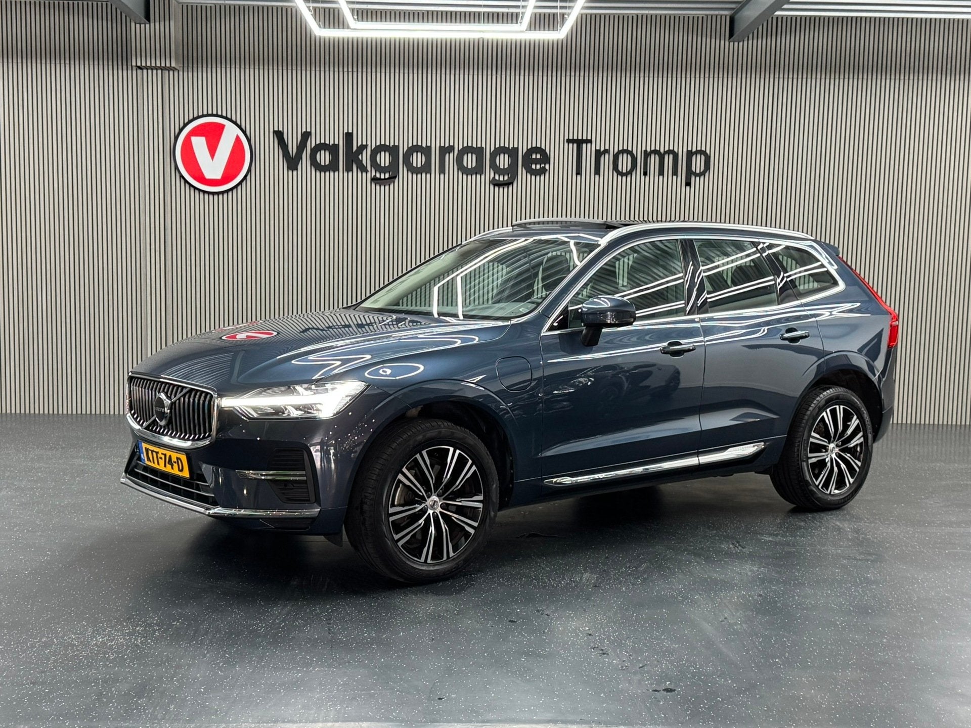 Volvo XC60 2.0 T6 Plug-in pano|google| stoel en stuurwervarm, Auto's, Automaat, Stof, Gebruikt, Blauw