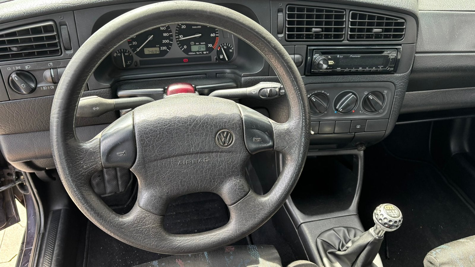 Foto 13 van VW Golf 3 GTI 2.0 8V ADY | NAP | APK 08-2027