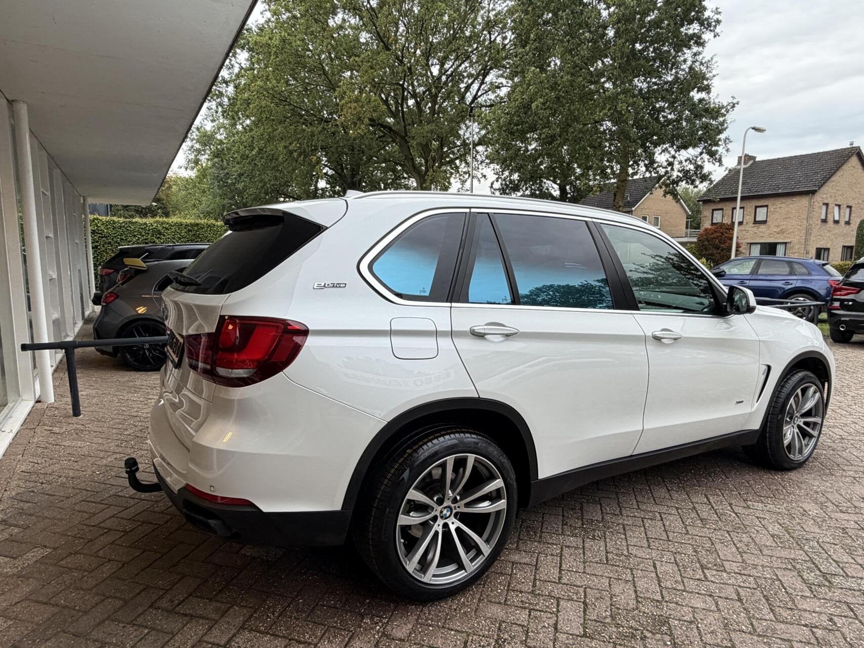 BMW X5 xDrive40e iPerformance Led, Leer, Climat, Camera, LM., Auto's, Gebruikt, 4 cilinders, Met garantie (alle), Wit