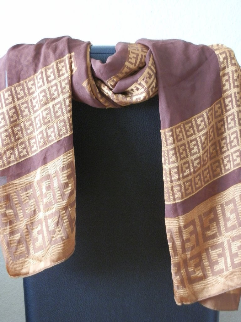 Fendi sjaal., Maat 46/48 (XL) of groter, Fendi, Ophalen of Verzenden, Zo goed als nieuw