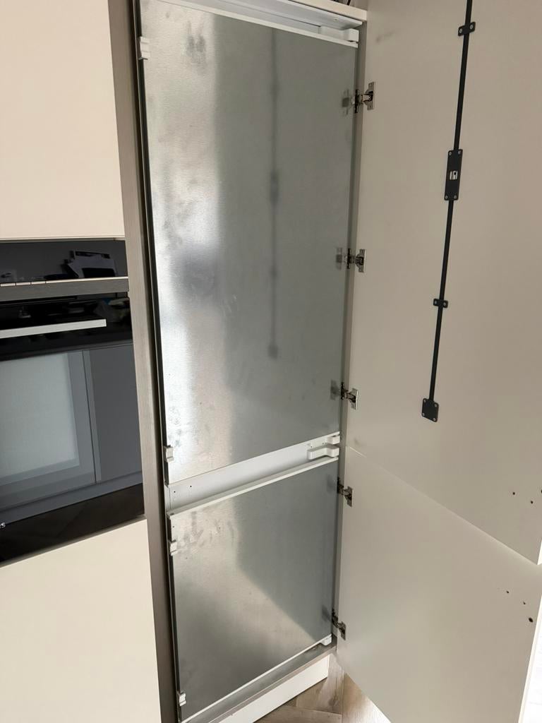 Siemens inbouw koelkast 5 jaar oud, Ophalen, 200 liter of meer, Met aparte vriezer, 160 cm of meer