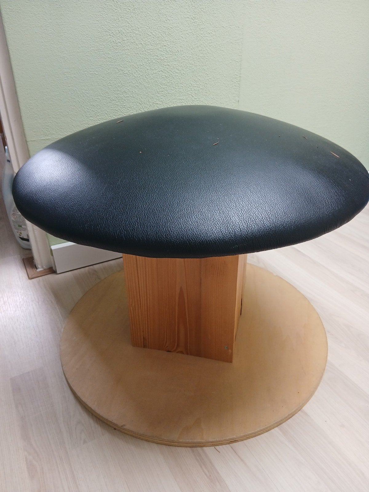 Voltige paddestoel turnen met houten onderstel, Sport en Fitness, Turnen, Ophalen, Zo goed als nieuw, Materiaal