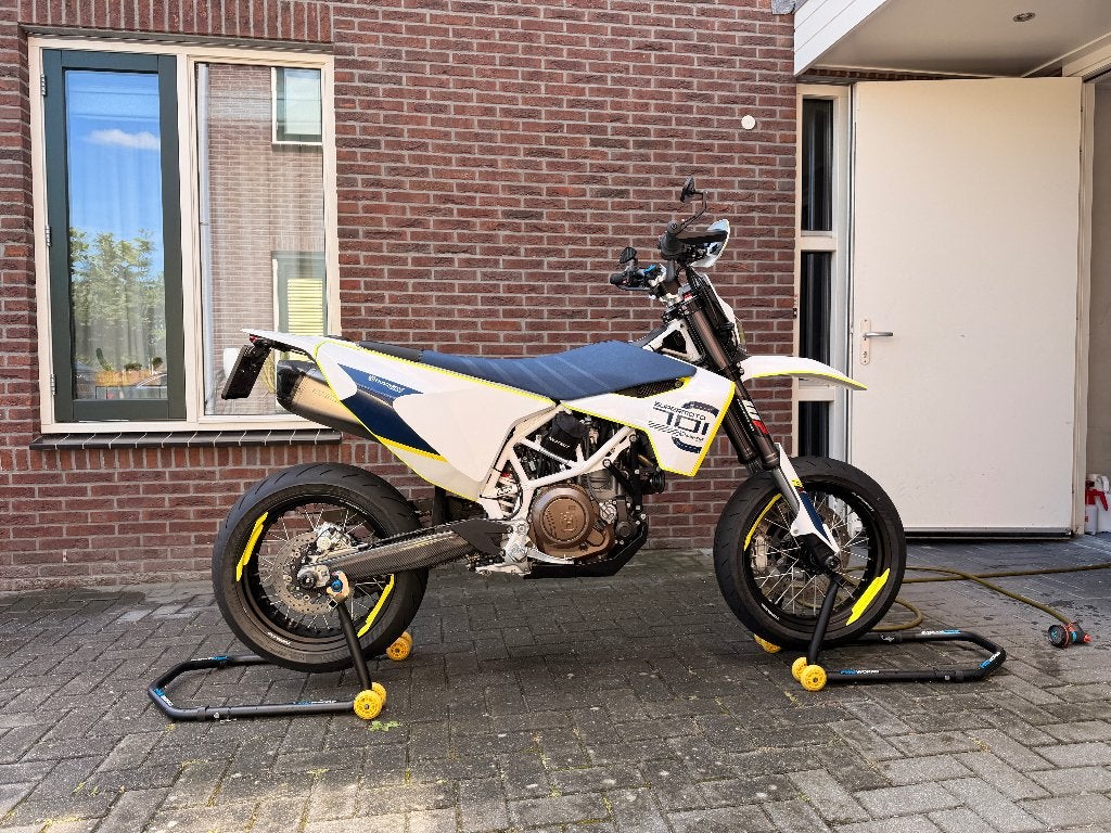 Husqvarna 701 Supermoto 2017, 693 cc, Motorrijbewijs A, Gebruikt, Particulier