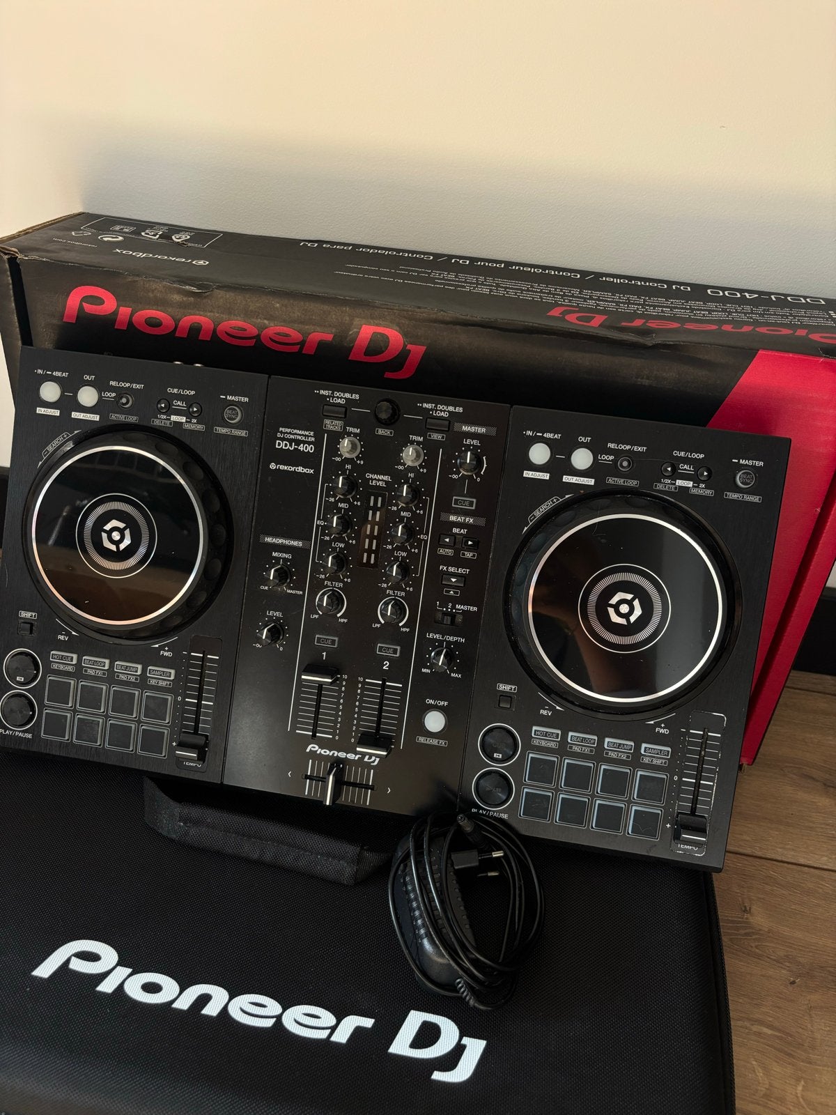 Foto 2 van Pioneer DDJ-400 DJ Controller - Zo goed als nieuw