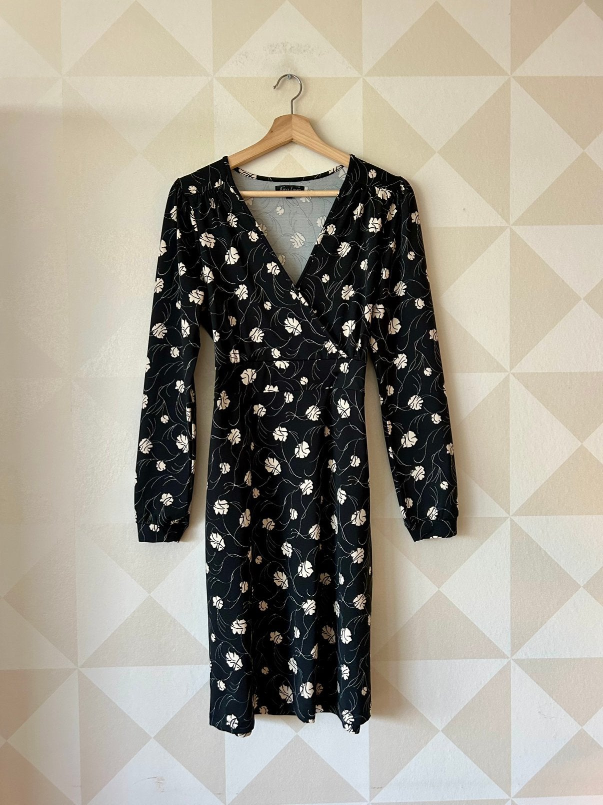 King Louie Cross Tulip Dress jurk zwart bloemen L/40 zgan, Kleding | Dames, Jurken, Zwart, Maat 42/44 (L), Ophalen of Verzenden