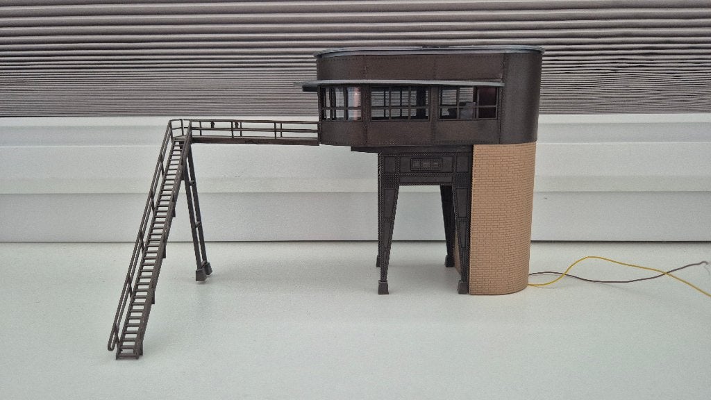 zeer uniek seinhuis H0 met verlichting, Hobby en Vrije tijd, Modeltreinen | H0, Overige merken, Gelijkstroom of Wisselstroom, Brug, Tunnel of Gebouw