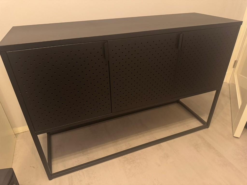 Dressoir | TV Kast | Jysk Virum, Huis en Inrichting, Ophalen, 100 tot 150 cm, 25 tot 50 cm, Gebruikt