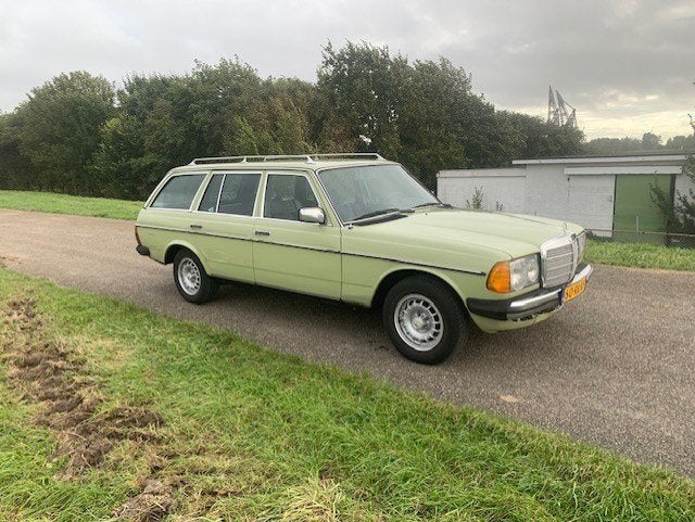 Mercedes-Benz 123 combi 1980, Achterwielaandrijving, 1250 kg, 2971 cc, Grijs
