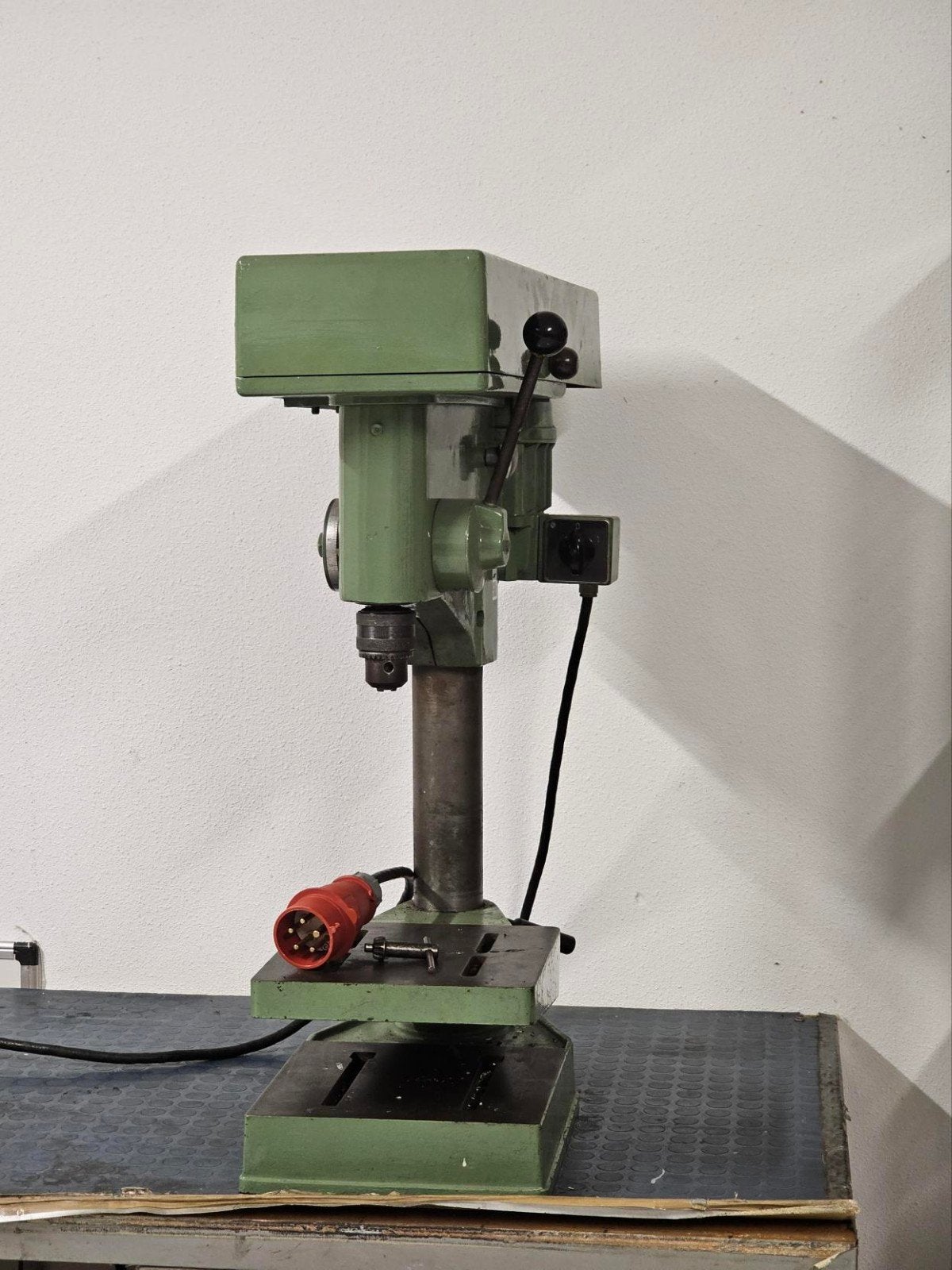 Kolomboormachine - krachtstroom, Doe-het-zelf en Verbouw, Gereedschap | Boormachines, Ophalen, Gebruikt, 600 watt of meer, Kolomboormachine