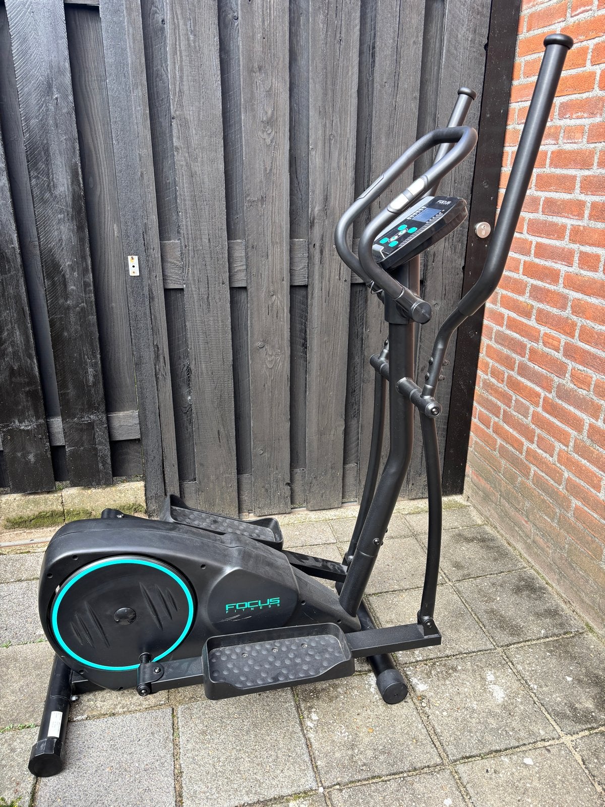 Focus Fitness Fox 2 Crosstrainer - Zo goed als nieuw, Sport en Fitness, Ophalen, Armen, Zo goed als nieuw, Crosstrainer