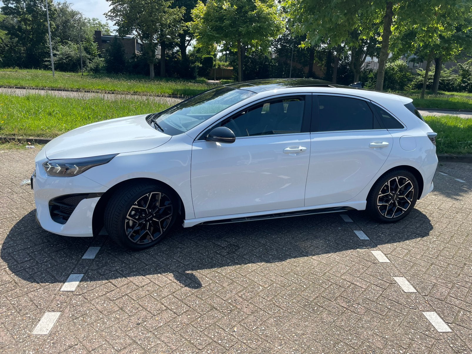 Kia ceed gt line 1.5 T-gdi 160pk Dct7 2023 Wit, Auto's, Kia, Dealer onderhouden, Zwart, 4 cilinders, 160 pk