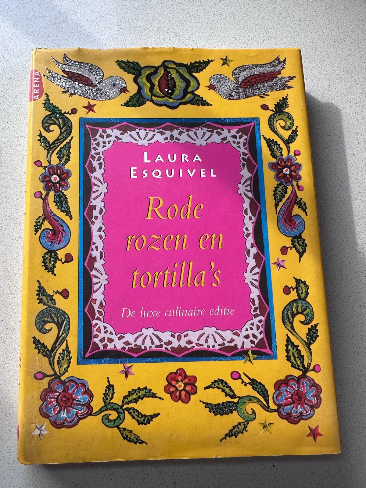 Rode rozen en tortilla's - Laura Esquivel, Ophalen of Verzenden, Gelezen, Zuid-Amerika, Hoofdgerechten