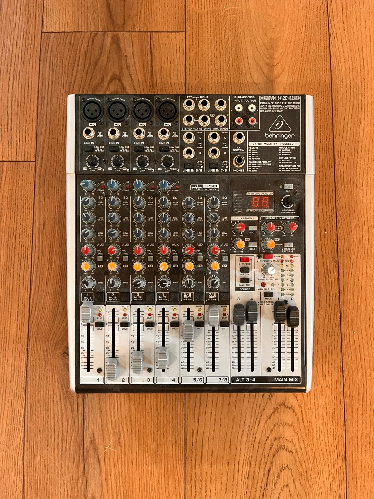 Behringer Xenyx X1204USB Mixer, Ophalen, Zo goed als nieuw, 5 tot 10 kanalen, Microfooningang
