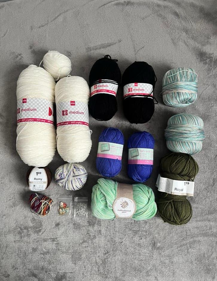 Verschillende bollen wol van HEMA Action & zeeman - 13 stuks, Ophalen of Verzenden, Zo goed als nieuw, Breien of Haken, Wol of Garen