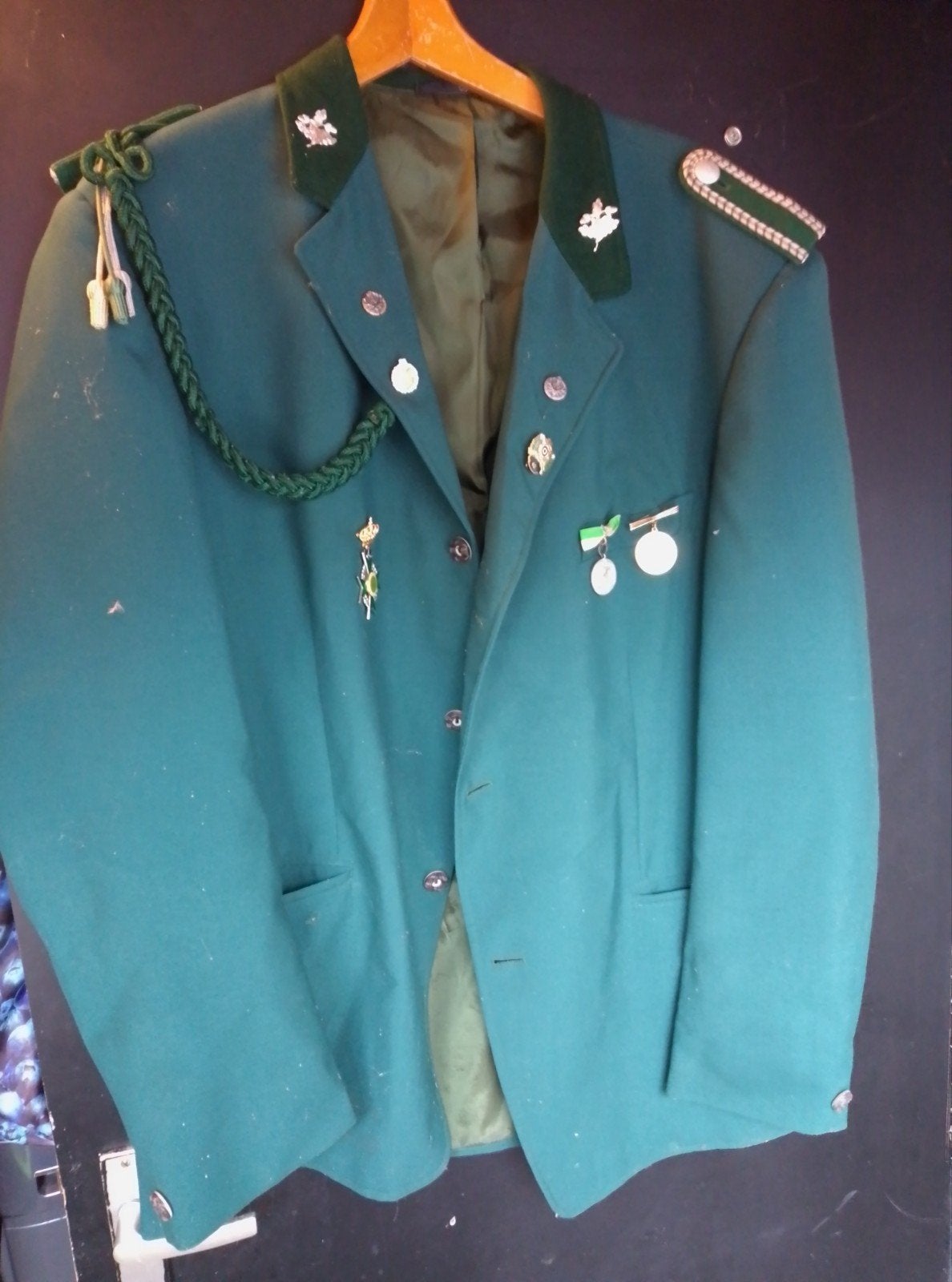 Schuttersuniform met medailles en pet, Ophalen of Verzenden, Overige soorten, Overige gebieden, Kleding of Schoenen