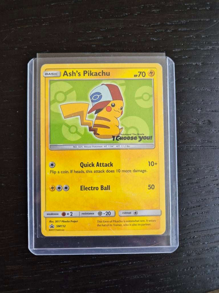 Ash's Pikachu SM112 Promo Pokémon Kaart, Ophalen of Verzenden, Losse kaart