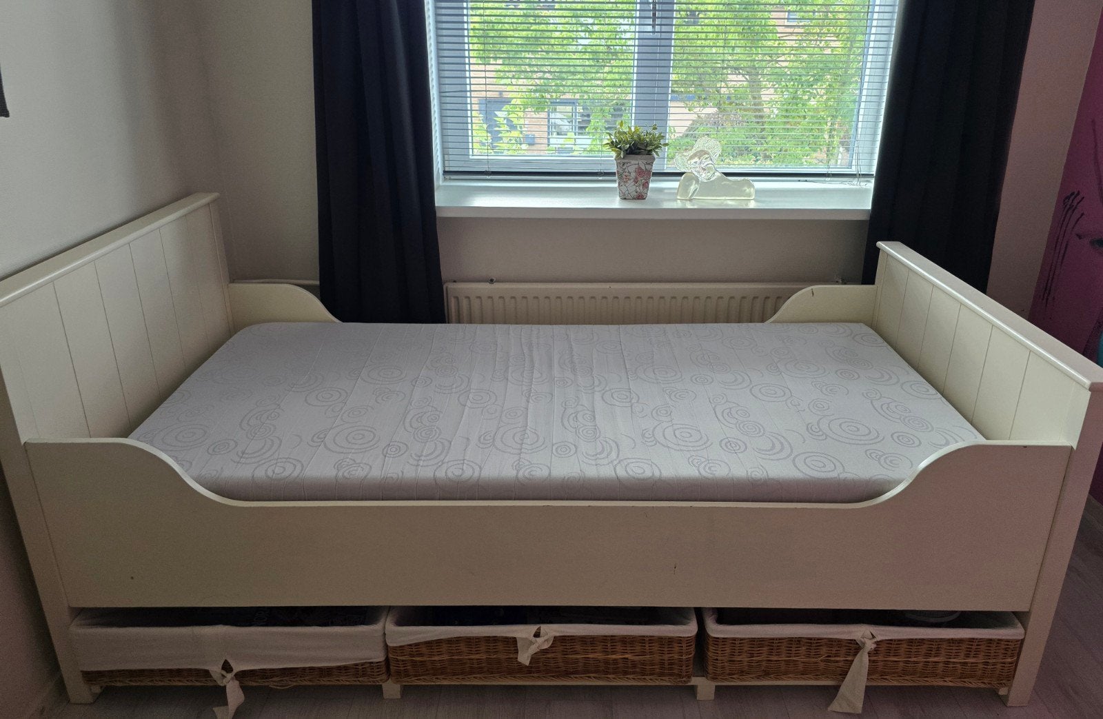 Eenpersoonsbed met lattenbodem, matras en opbergmanden, Huis en Inrichting, Ophalen, Gebruikt, 90 cm, Eenpersoons