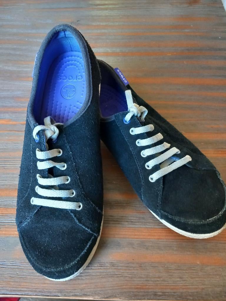 Crocs zwarte suède sneakers, maat 36, Kleding | Dames, Schoenen, Zwart, Ophalen of Verzenden, Sneakers of Gympen, Crocs