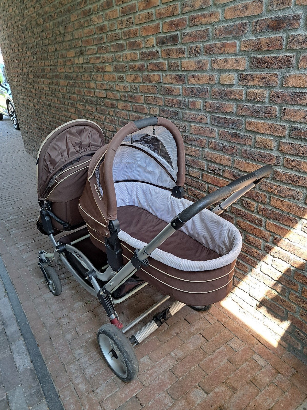 ZOOM Dubbele kinderwagen. Bruin., Kinderen en Baby's, Kinderwagens en Combinaties, Ophalen, Gebruikt, Overige merken