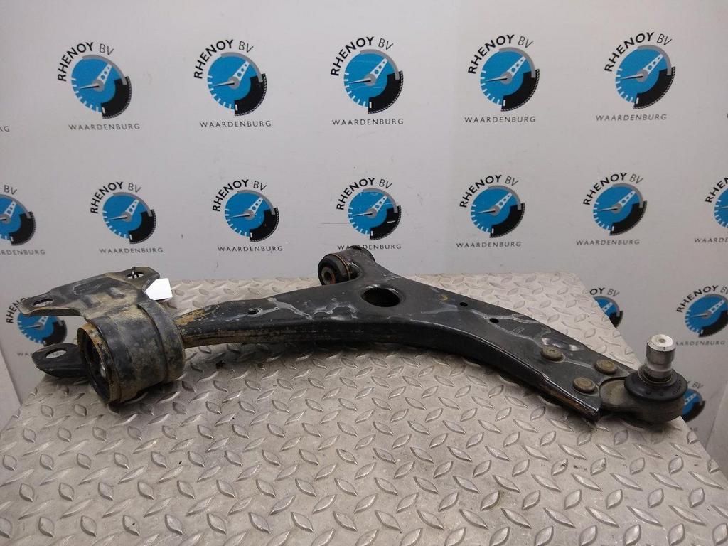 VOLVO V40 D2 DRAAGARM ONDER RV 2015, Ophalen of Verzenden, Gebruikt, Stiba lid