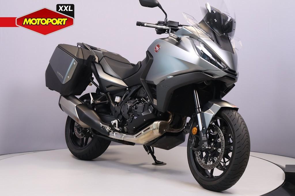 Honda NT 1100 DCT (bj 2023), Honda Motor Europe Ltd, Bedrijf, Toermotor, Customer.service@honda-eu.com