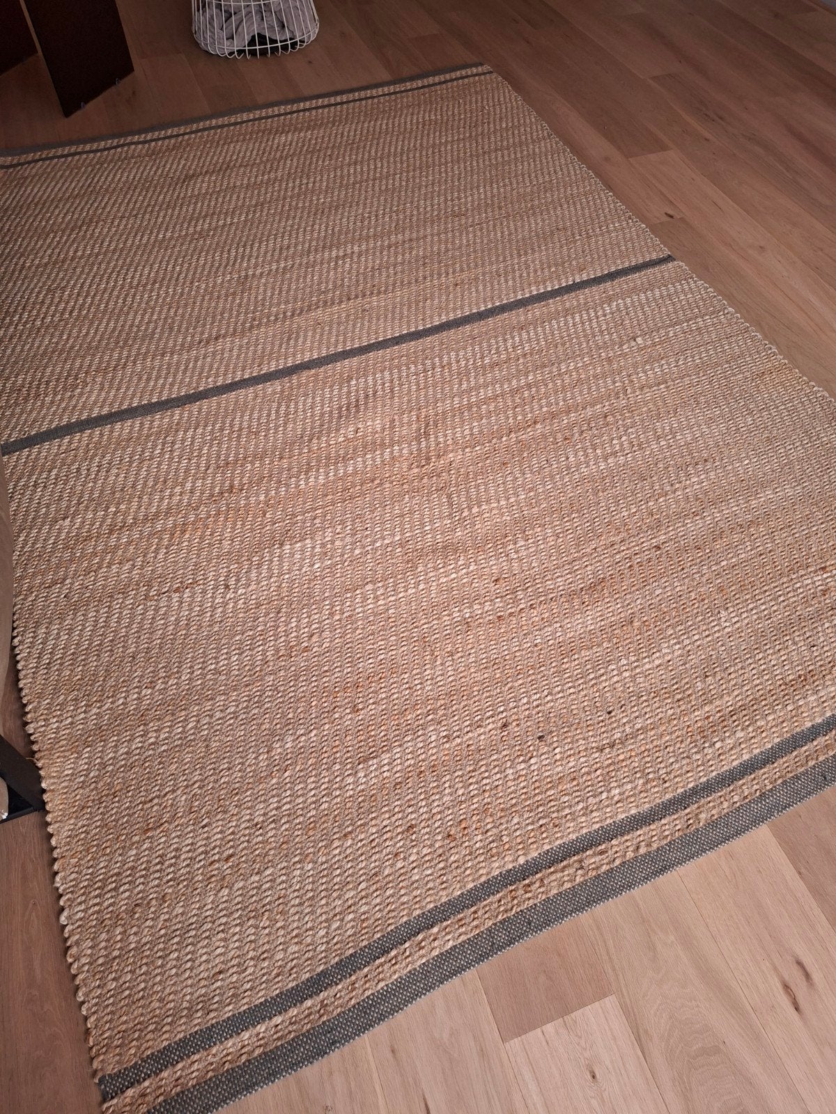 Bolia vloerkleed 206x306 cm - Jute met grijze accenten, Ophalen, Gebruikt, Modern, Scandinavisch, Natuurlijk, Grijs