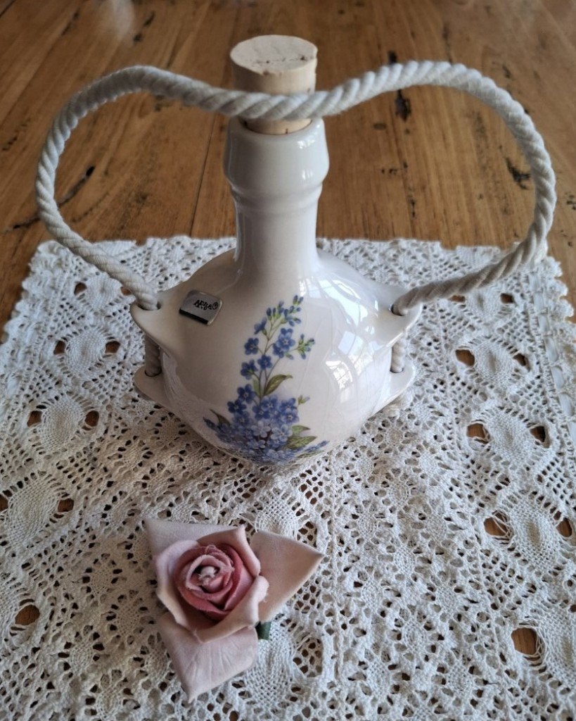 Vintage kruikje, blauwe vergeet me nietjes, Marisa Italy, Antiek en Kunst, Curiosa en Brocante, Ophalen of Verzenden