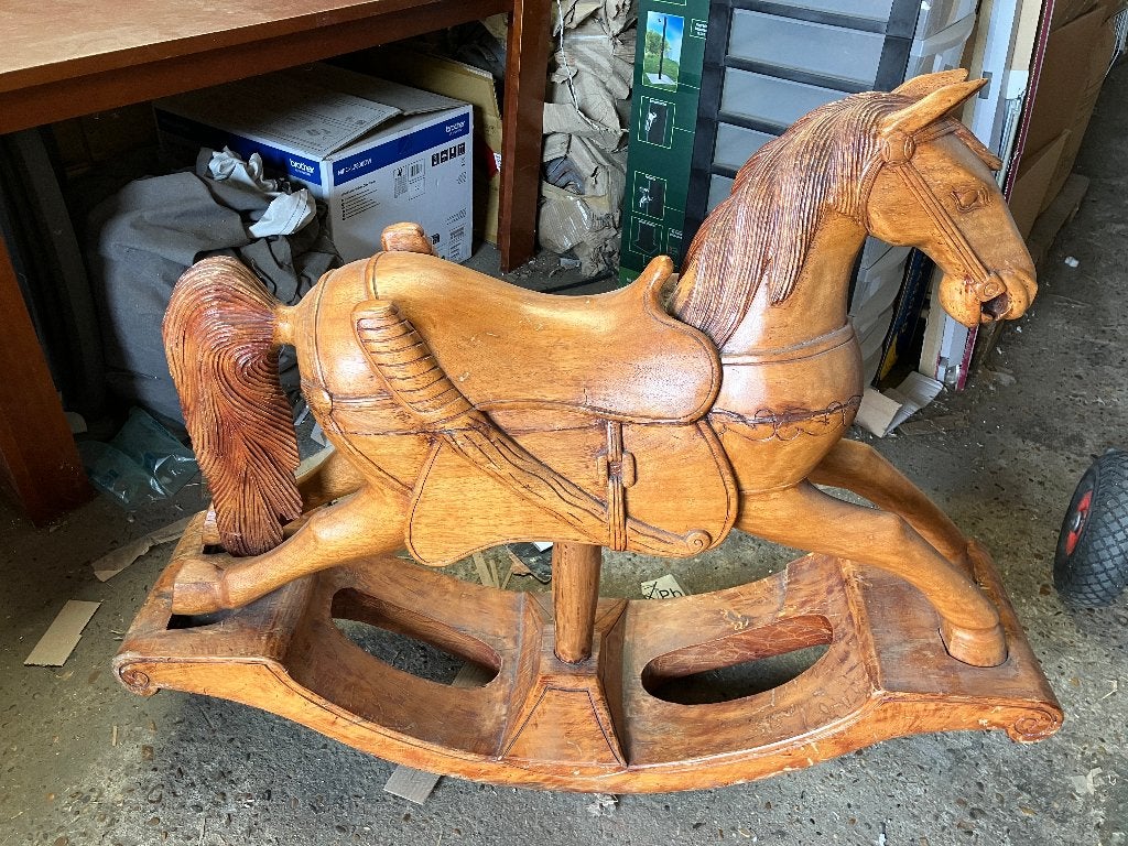 massief houten hobbelpaard mooi groot en zwaar 120 lang, Ophalen