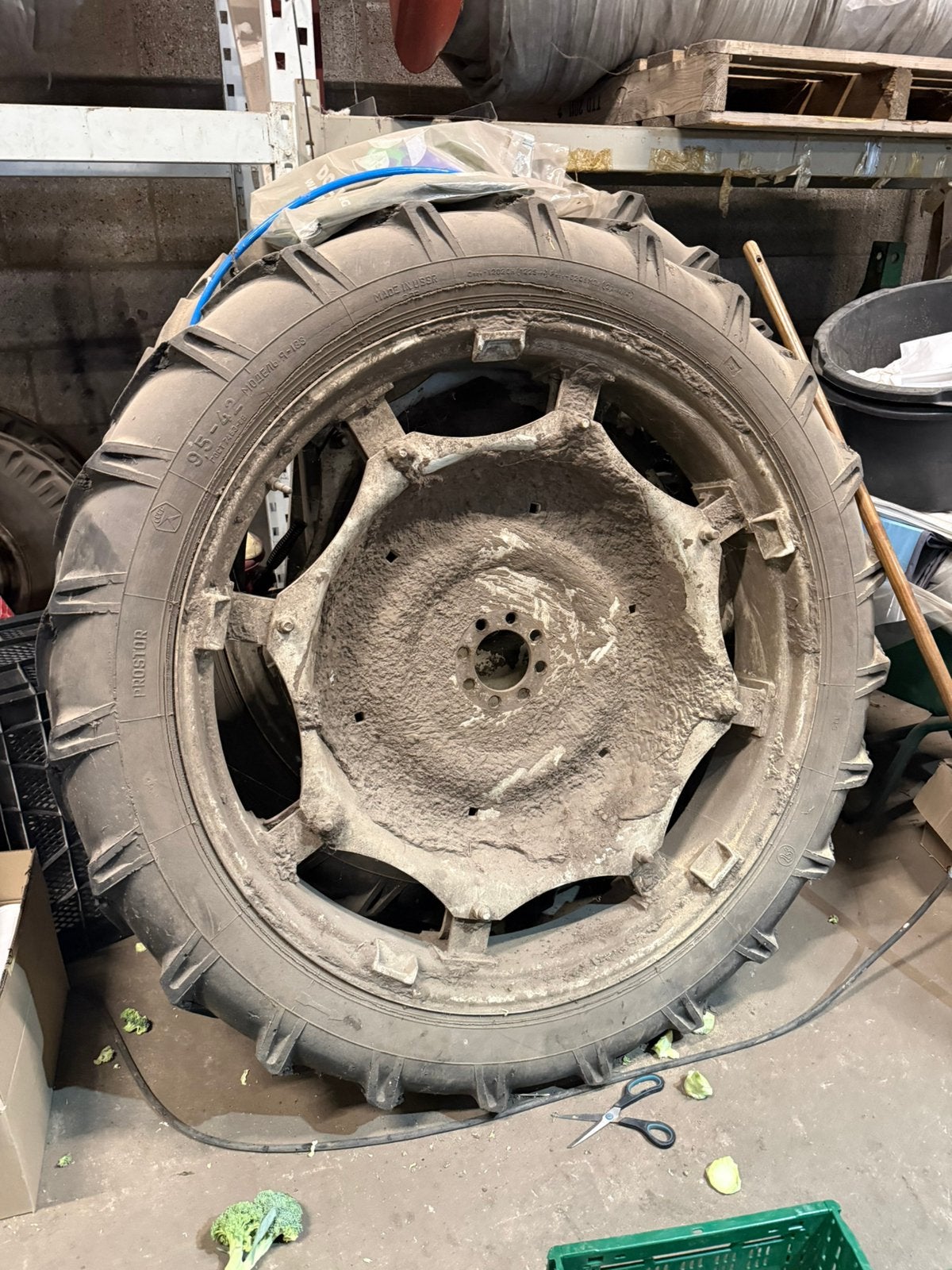 9.5-42 Tractorbanden met velgen, Zakelijke goederen, Agrarisch | Onderdelen | Banden, Velgen en Assen, Ophalen