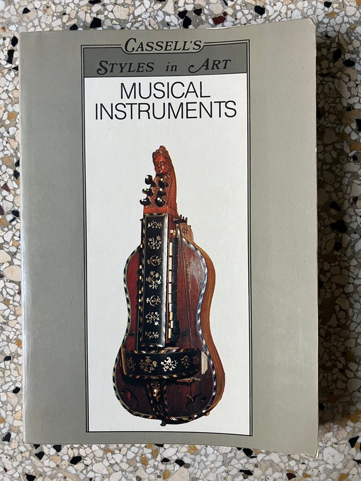 Cassell’s Styles in Art: Musical Instruments, Ophalen of Verzenden, Gelezen, Instrument
