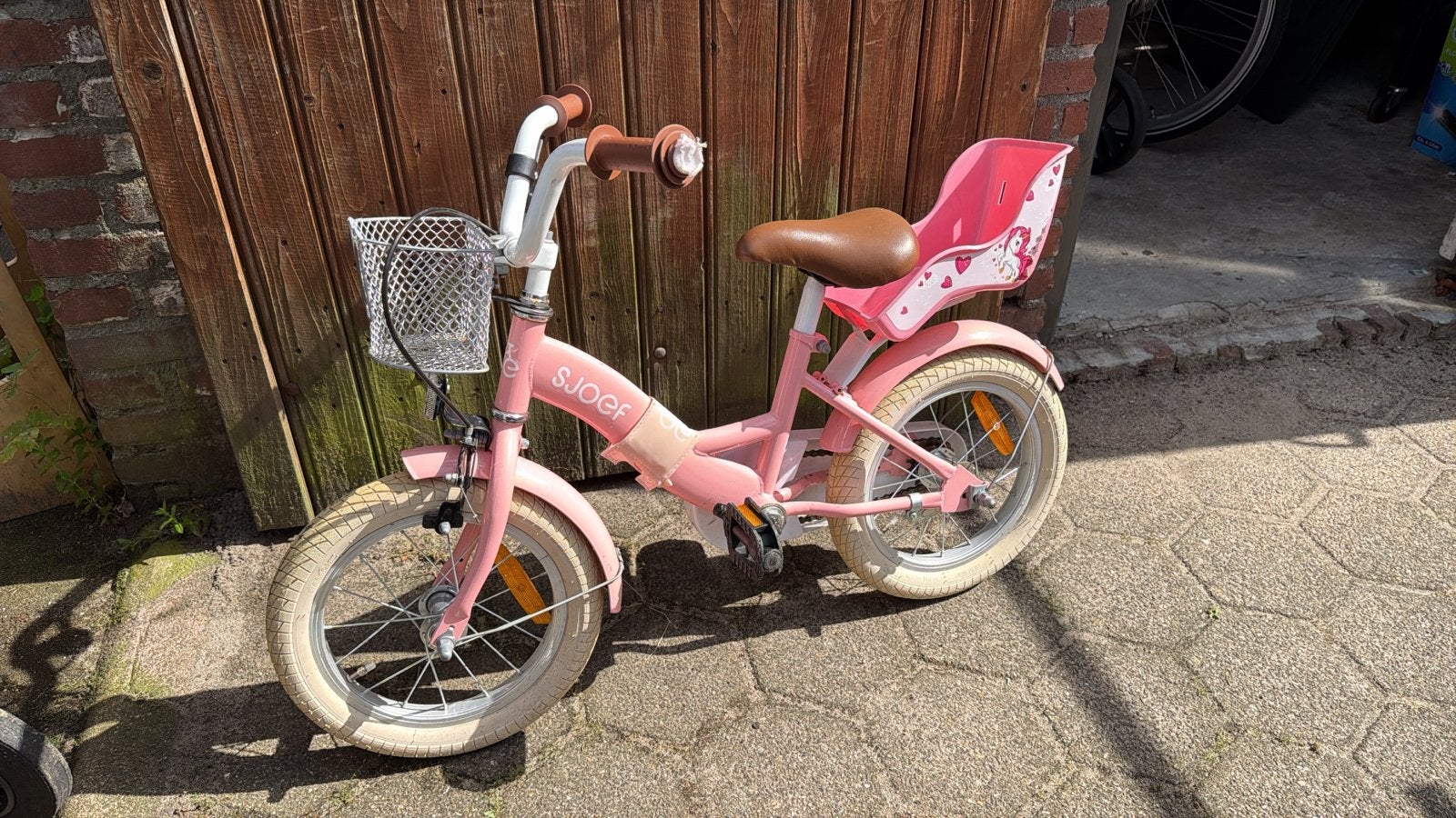 Roze kinderfiets Sjoef met mandje en zitje 14 inch, Fietsen en Brommers, Fietsen | Kinderfietsjes, Ophalen of Verzenden, Gebruikt