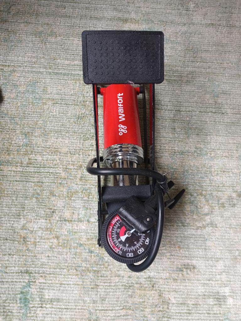 Walfort foot pump - Bicycle pump - Tire pump - 3 adapters, Ophalen of Verzenden, Zo goed als nieuw, Overig gereedschap