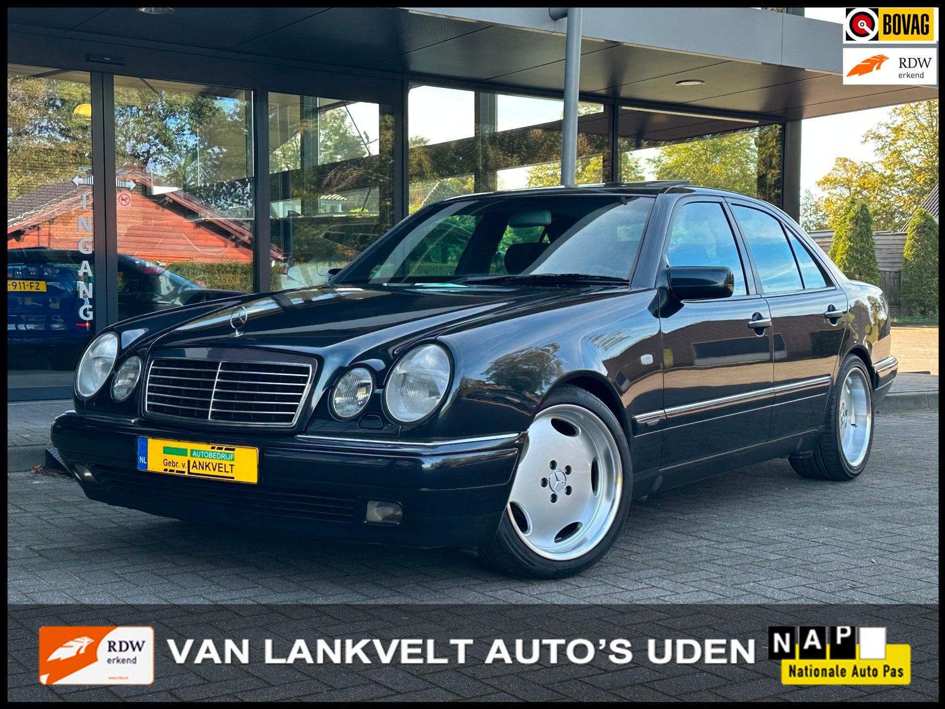 Mercedes-Benz E-klasse 200 Avantgarde Automaat Onderhoudshis, Auto's, Gebruikt, 4 cilinders, Blauw, Verwarmde buitenspiegels