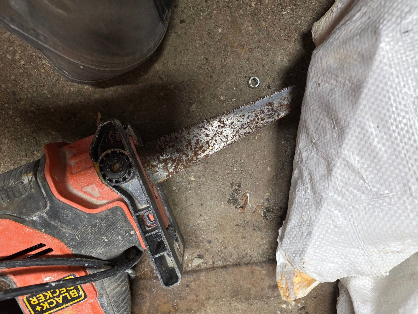 Black+Decker Reciprozaag - Gebruikt maar functioneel, Gebruikt, 70 mm of meer, Black+Decker, 600 tot 1200 watt