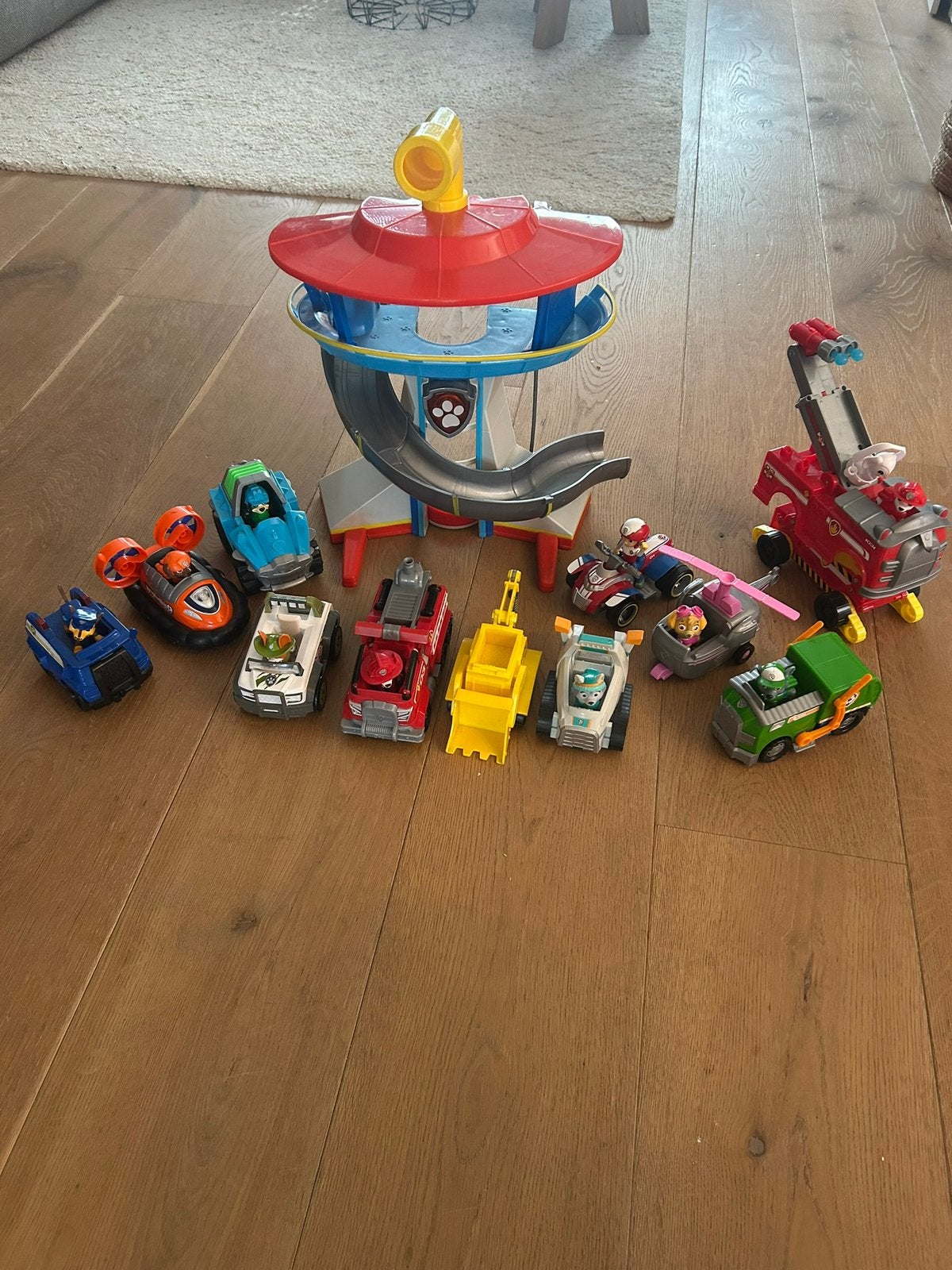 Paw patrol set - uitkijktoren auto’s en poppetjes, Ophalen of Verzenden, Gebruikt