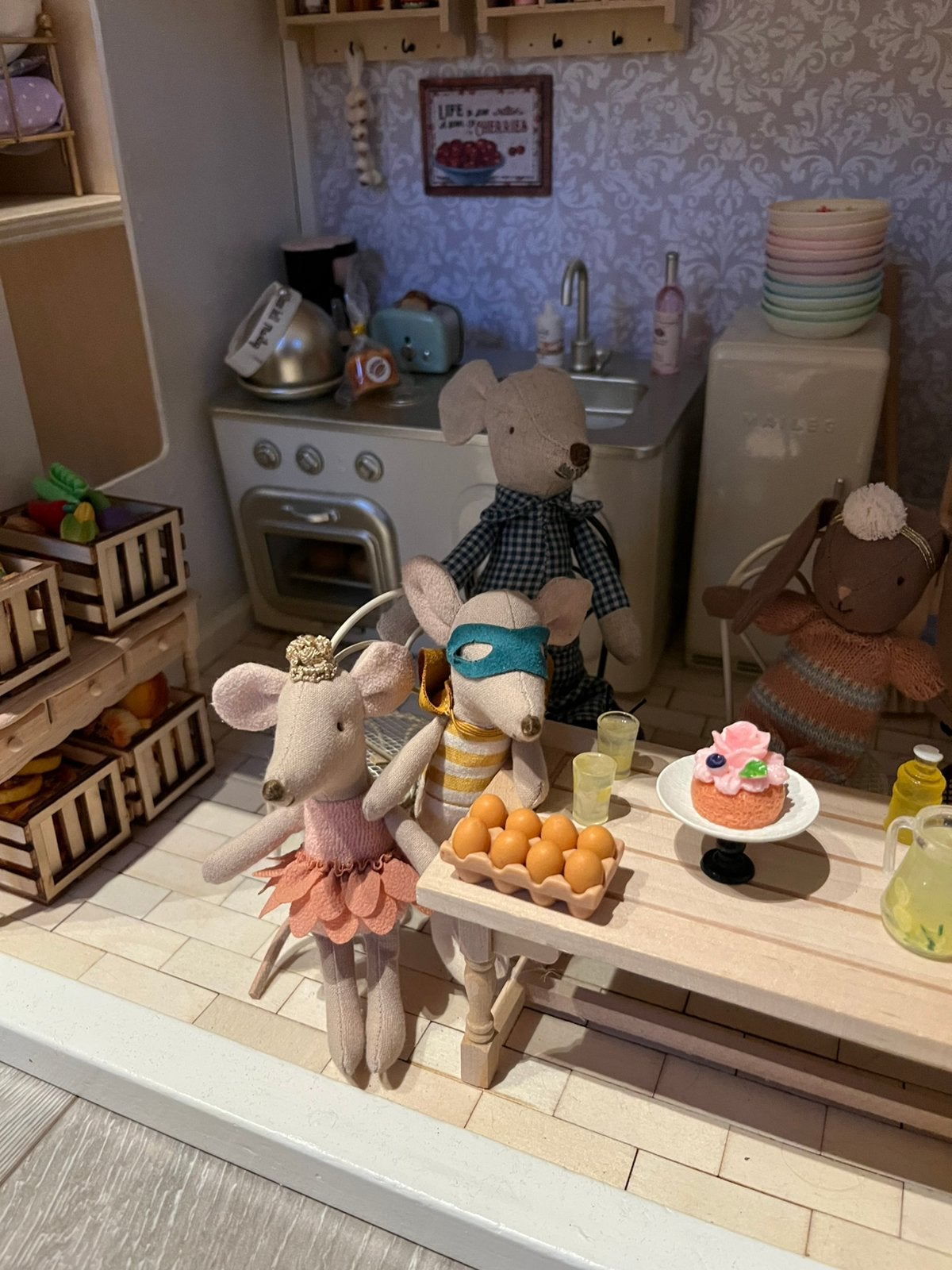 Doosje eieren poppenhuis incl verzenden, Ophalen, Zo goed als nieuw, Poppenhuis