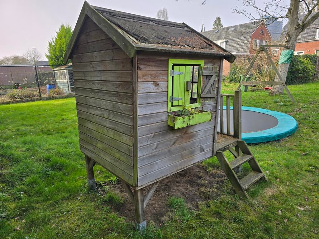 Houten speelhuisje met groen kozijn, Ophalen, Gebruikt, Hout