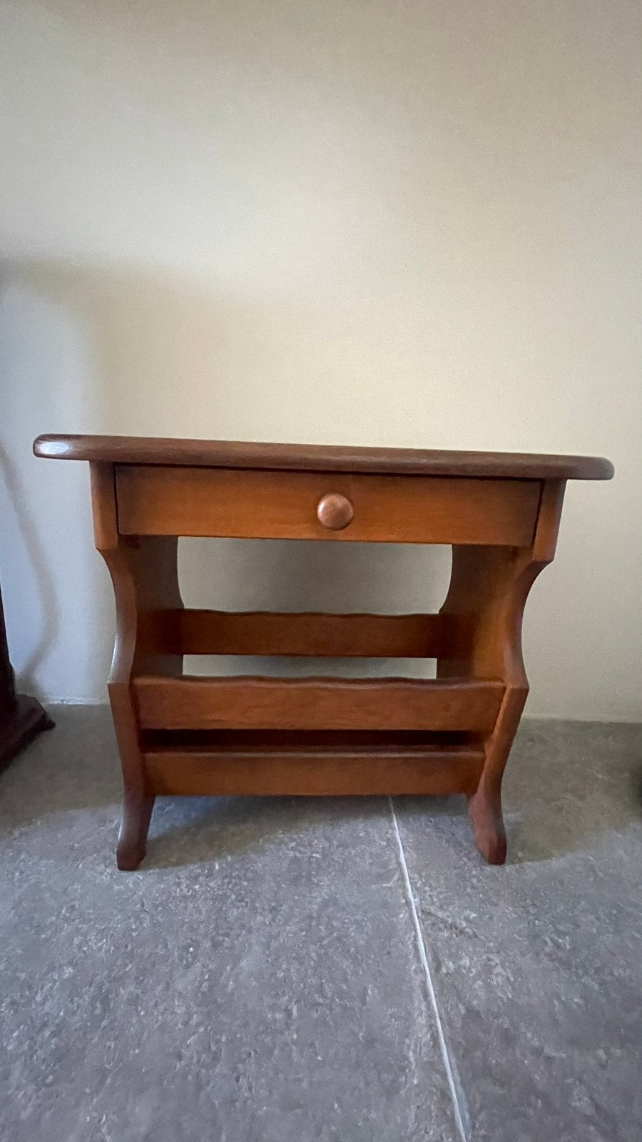 Houten bijzettafeltje met lade, Ophalen, Gebruikt