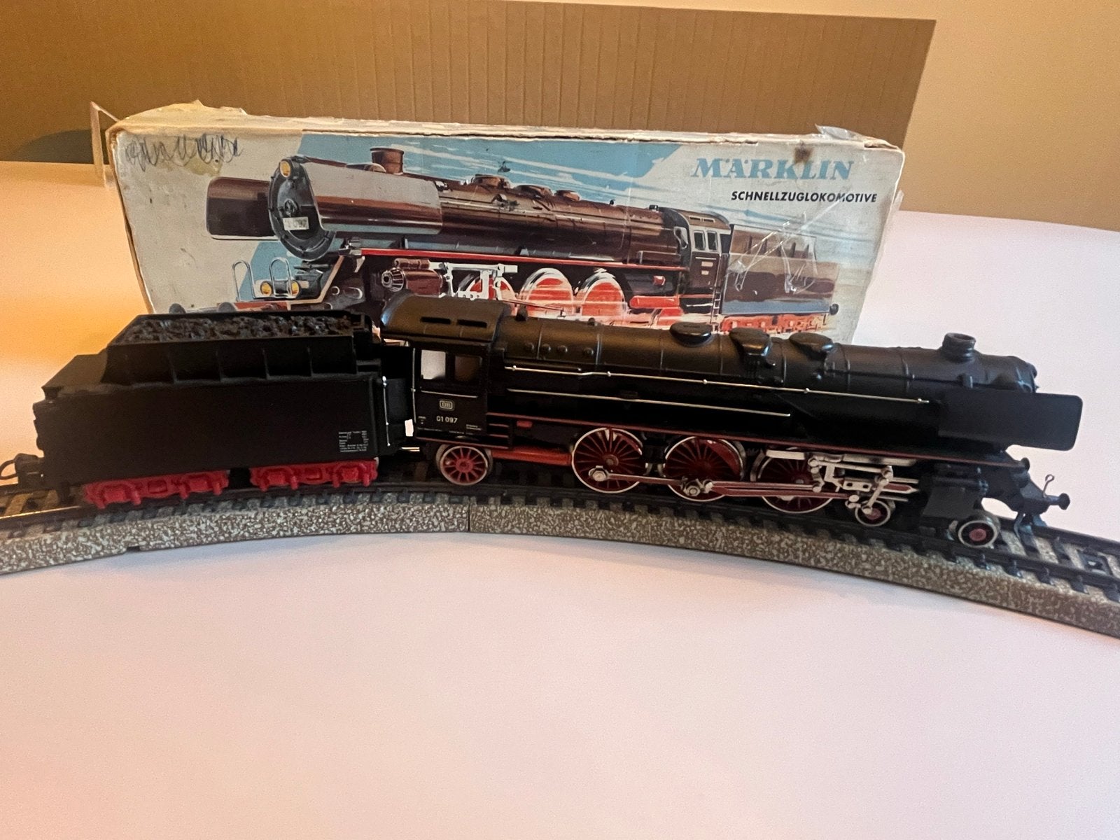 Märklin 3048 Stoomlocomotief met tender DB 01 097, Wisselstroom, Gebruikt, Locomotief, Ophalen of Verzenden