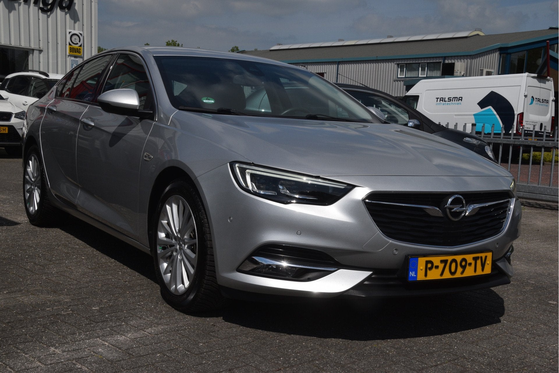 Opel Insignia Grand Sport 1.5 Turbo Innovation Matrix-LED |, Gebruikt, 4 cilinders, 165 pk, Parkeerassistent