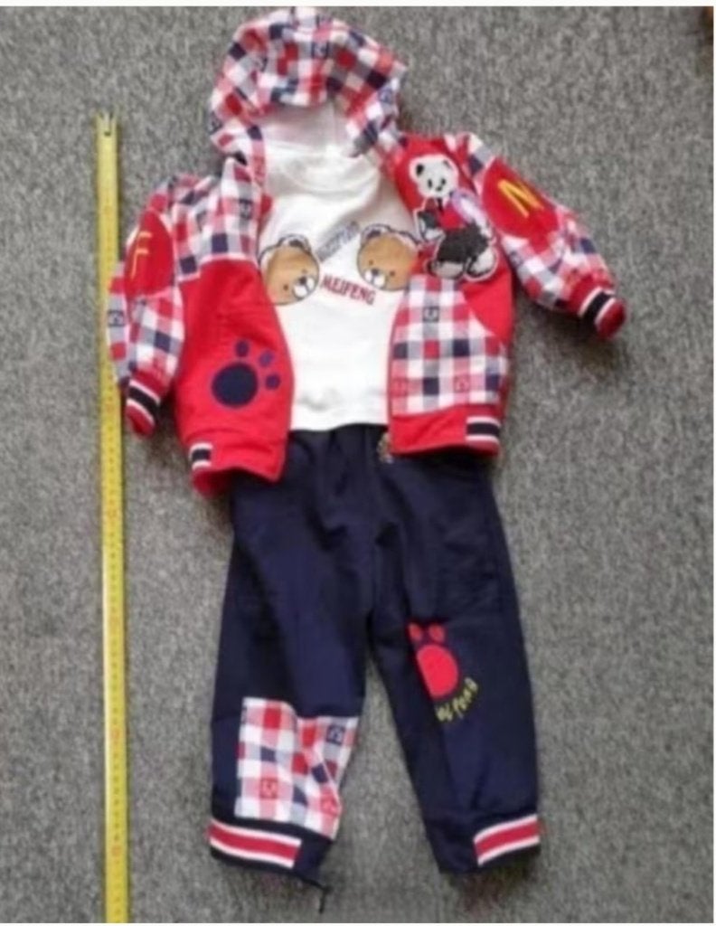 Leuke kinder set: vest/jas, shirt en broek. Maat 80-86, Jongen of Meisje, Nieuw, Ophalen of Verzenden, Setje