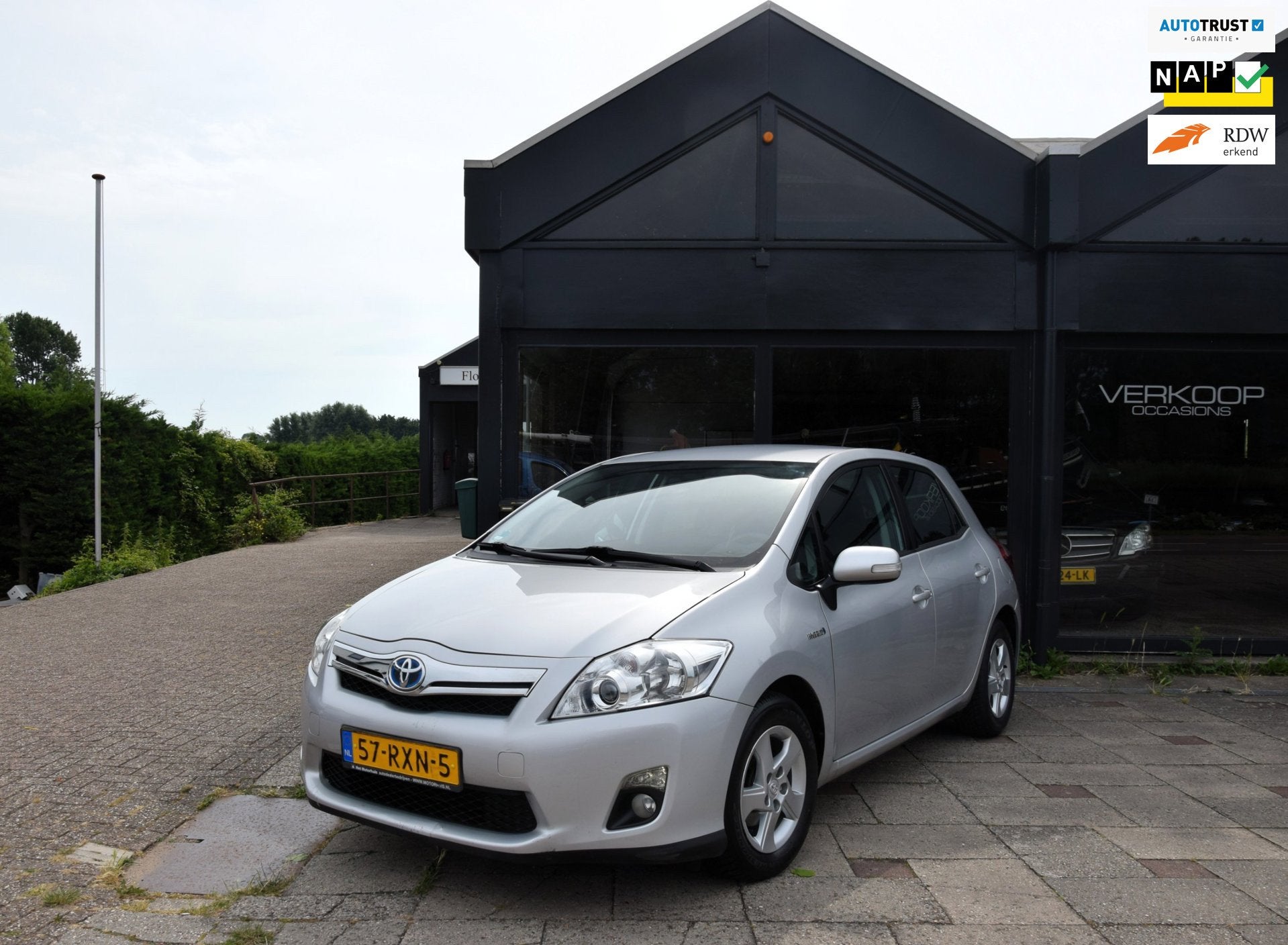 Toyota Auris 1.8 Full Hybrid Aspiration Parkeersensoren, Auto's, Toyota, Euro 5, Gebruikt, 4 cilinders, Origineel Nederlands