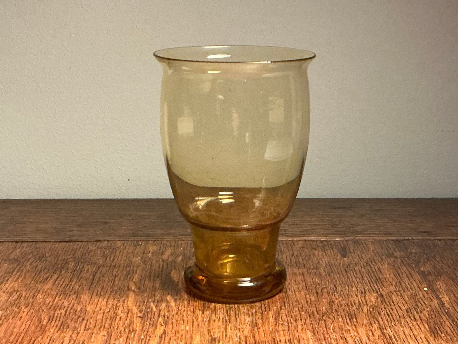 W.J.Rozendaal: amberkleurige Zinnia vaas Kristalunie 1929, Antiek en Kunst, Ophalen of Verzenden
