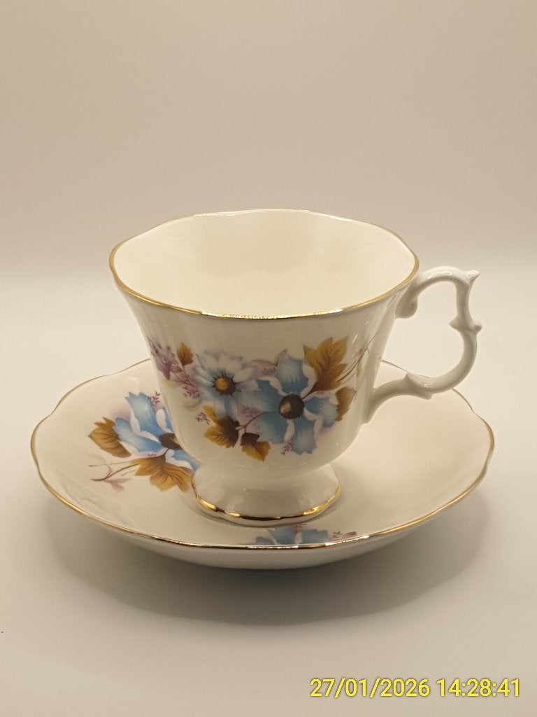 Royal Albert Bone China Kop en Schotel 27, Verzamelen, Ophalen of Verzenden, Zo goed als nieuw, Porselein, Kop en/of schotel