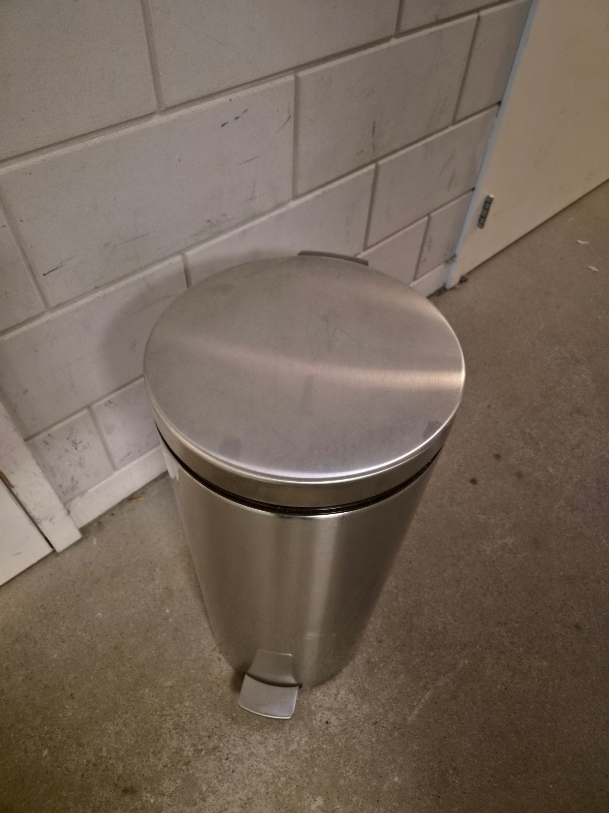 Brabantia prullenbak 23-30L met pedaal, Ophalen, Gebruikt, Rvs, Met pedaal