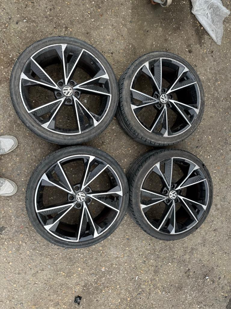 Set van 4 VW audi seat Velgen met Banden - 19 inch 5x112, Auto diversen, Ophalen, Zo goed als nieuw