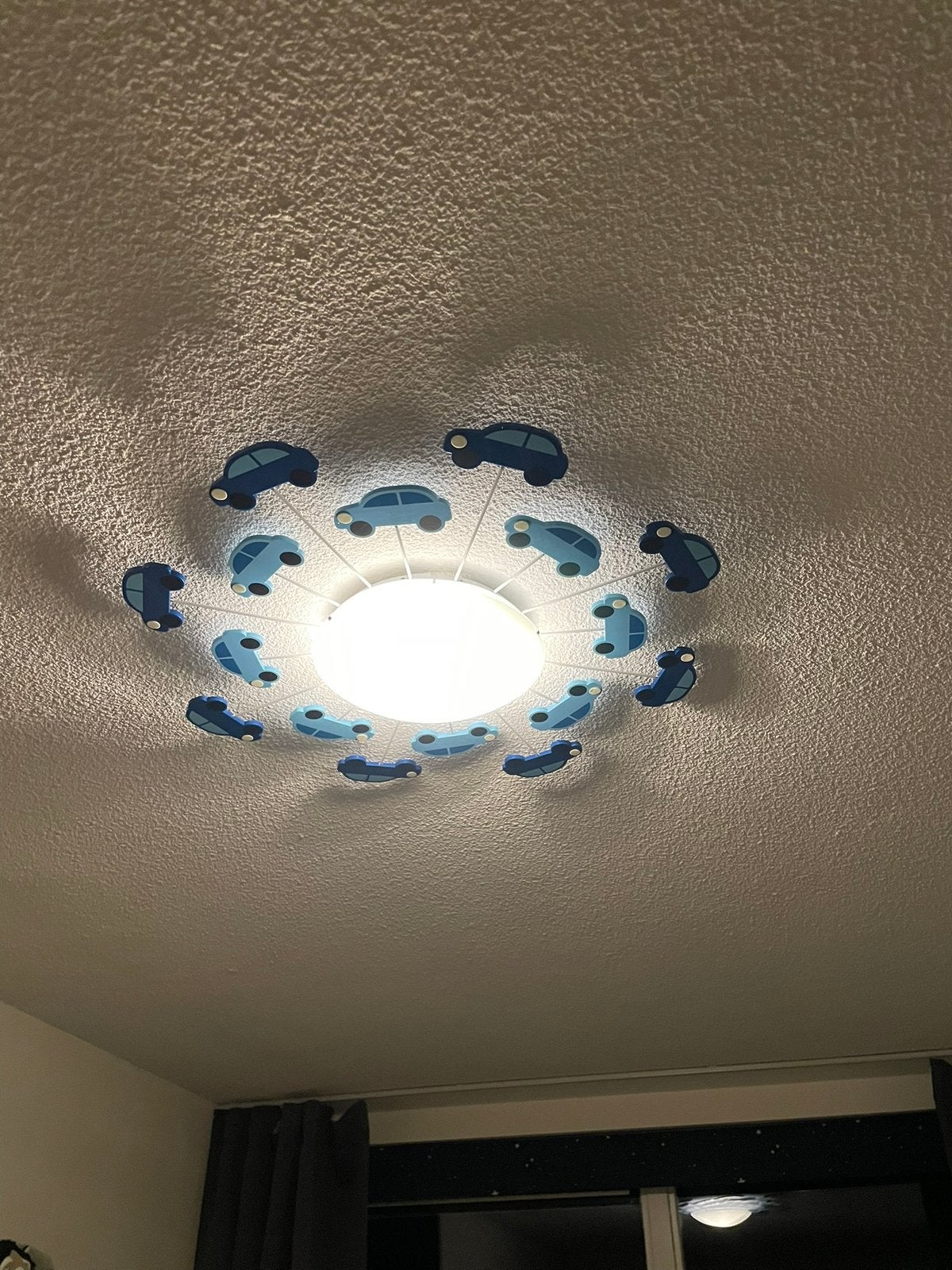 Kinder plafondlamp met auto’s, Huis en Inrichting, Lampen | Plafondlampen, Blauw, E27 (groot), Ophalen of Verzenden, Glas