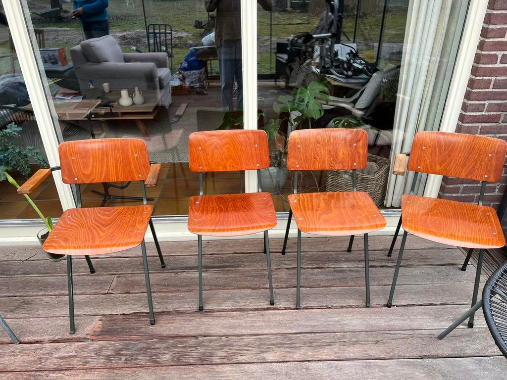 4 vintage eromes houten schoolstoelen, Ophalen, Zo goed als nieuw, Bruin