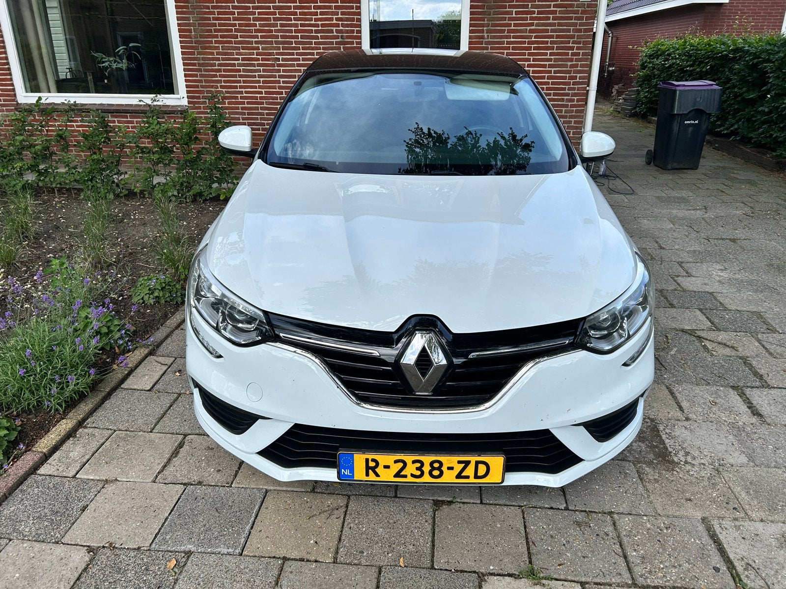 Renault Mégane 1.2 Energy TCe 101pk 2017 Wit, Auto's, Voorwielaandrijving, 4 cilinders, Wit, 19 km/l
