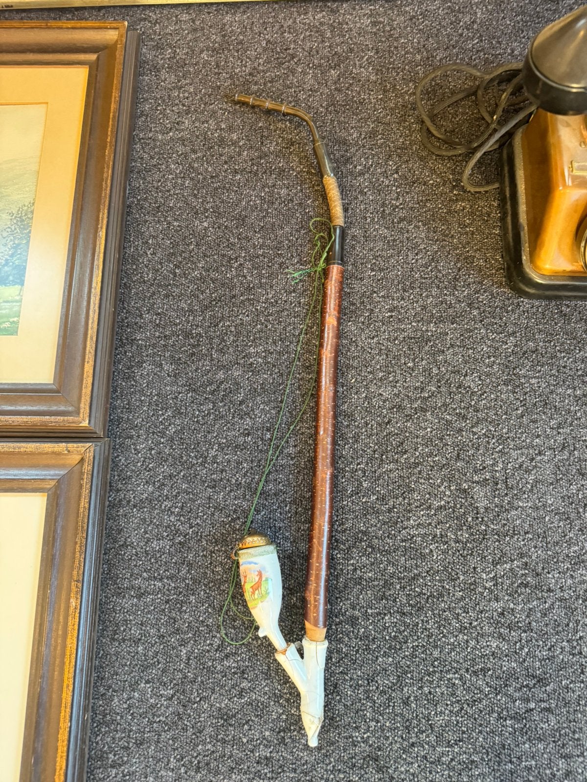 Oude lange rookpijp met porseleinen pijpenkop – brocante, Ophalen of Verzenden, Zo goed als nieuw, (Water)pijp